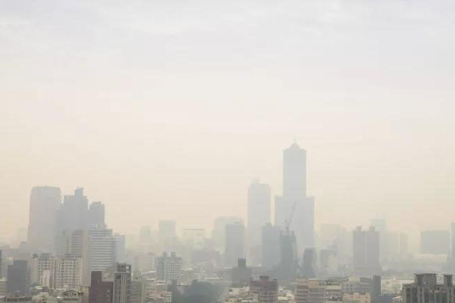 秋高氣燥，警惕“三手煙”！空氣凈化除濕機(jī)