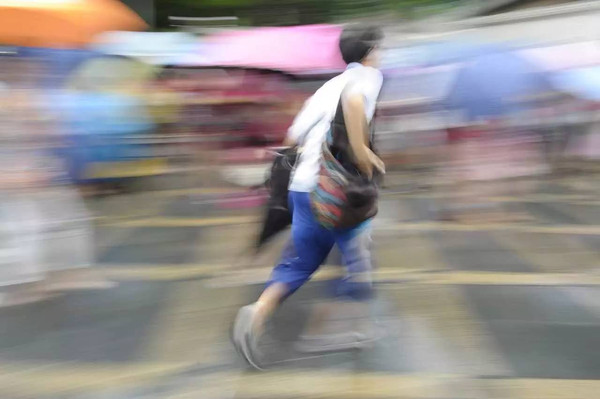 廣州暴雨突襲，高考繼續(xù)_除濕機廠家